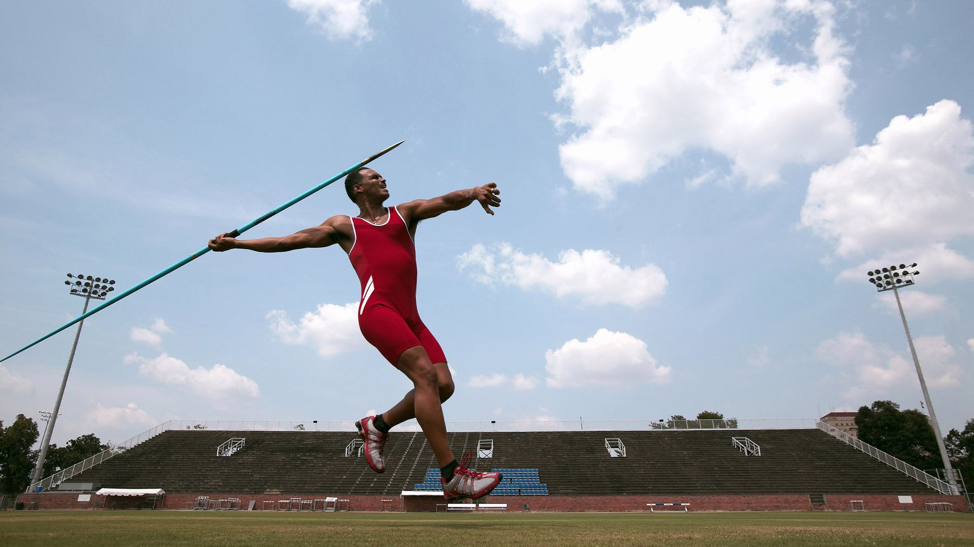 “六人制袋棍球：成都七中东部赛场燃起观众的激情火焰”