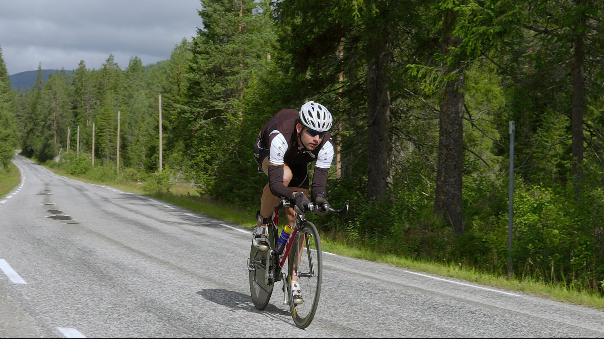 特色竹筏竞速赛，原生态水域的惊险畅快