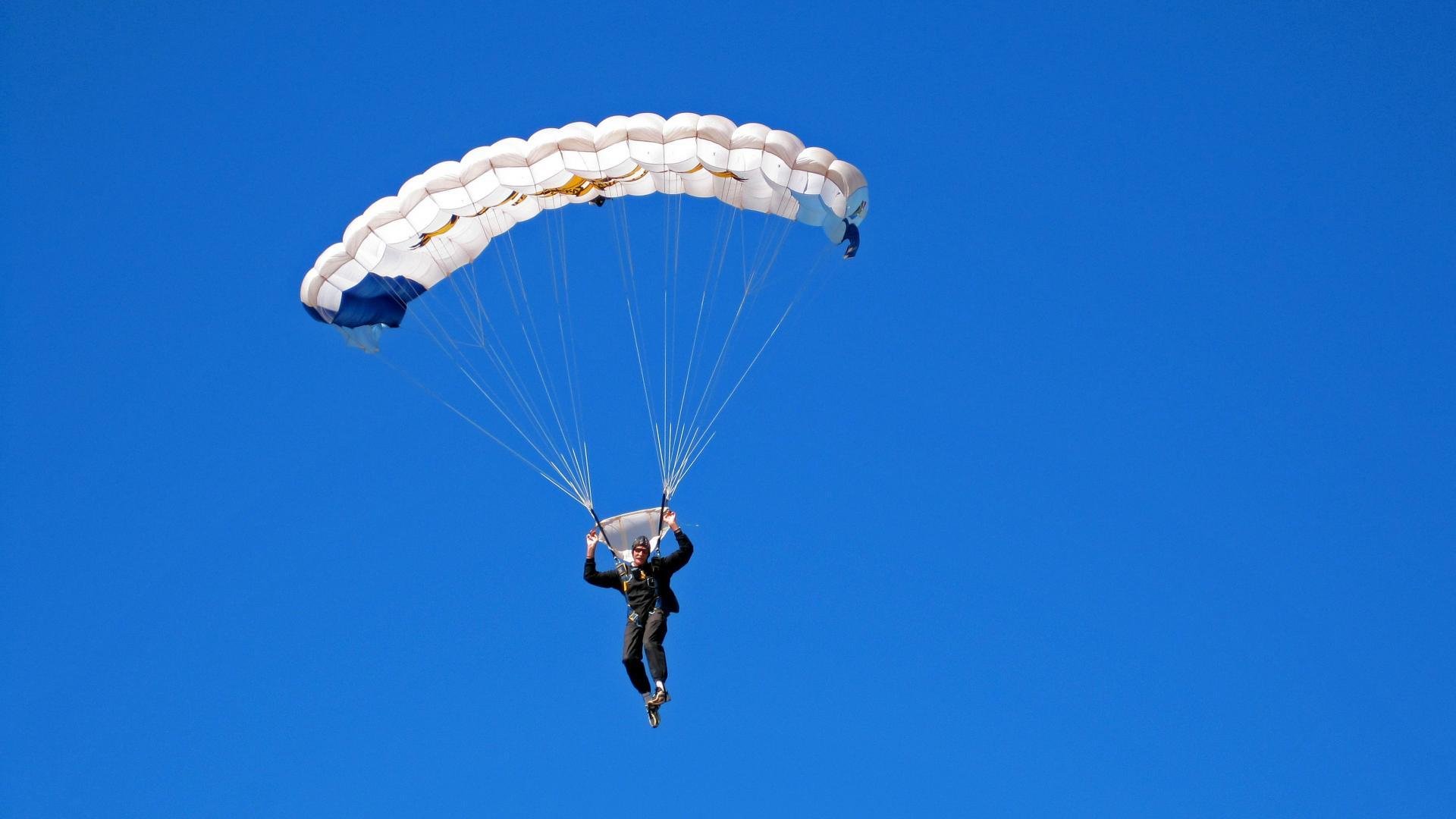 开云网页-阿根廷骑手受邀参加欧洲马术巡回赛，与国际顶级骑手同场竞技。